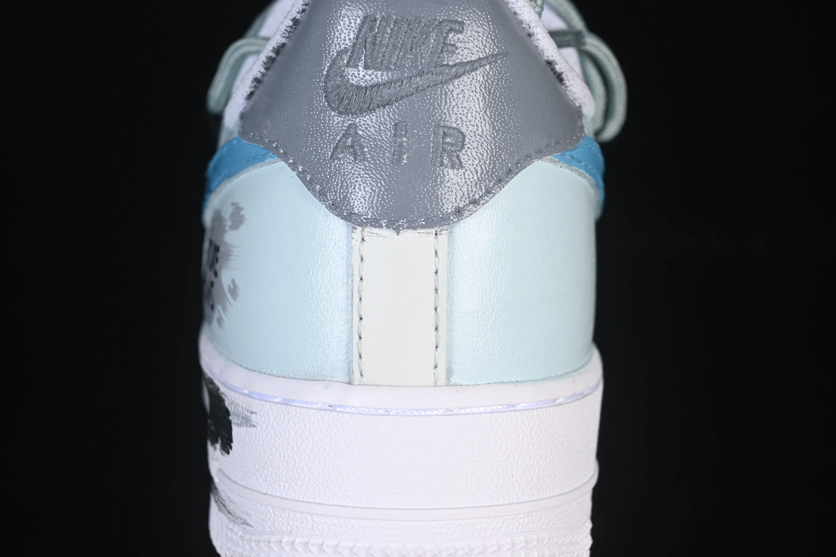All categories Nk Air Force 1 Air Force series Nk Air Force 1 Low Air Force low-top Nike Air Force 1'07 Low "Grey Tune Era" Hand-painted graffiti Gray Tune Era Air Force 1 low-top casual sneakers LJ8822-202
